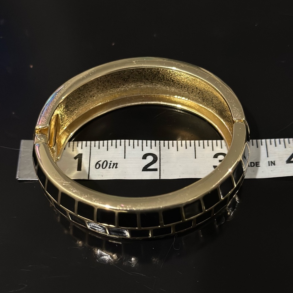 Gold and black hinge bracelet - Picture 4 of 5